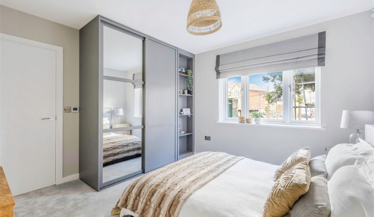 Limpsfield Road, Warlingham, Surrey, CR6 9LJ Robert Leech