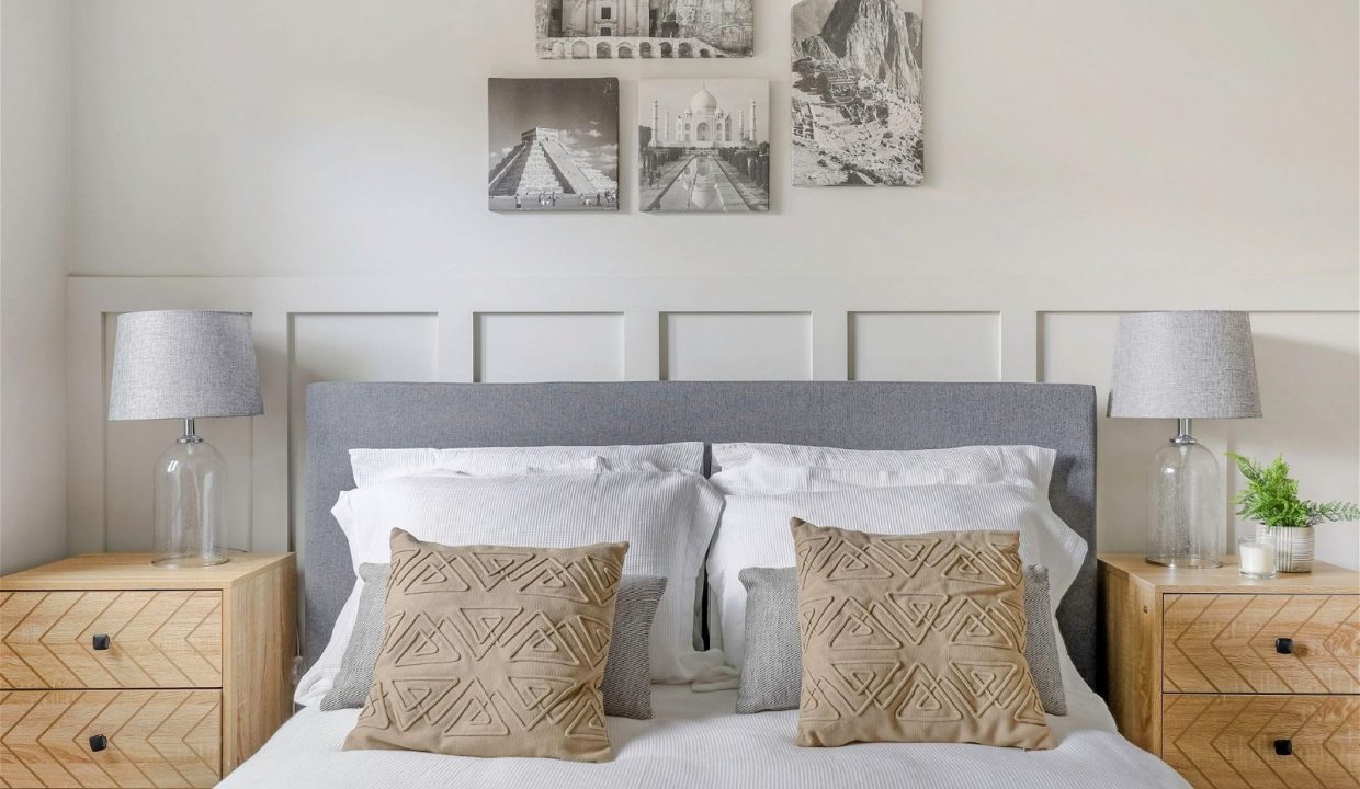 Limpsfield Road, Warlingham, Surrey, CR6 9LJ Robert Leech