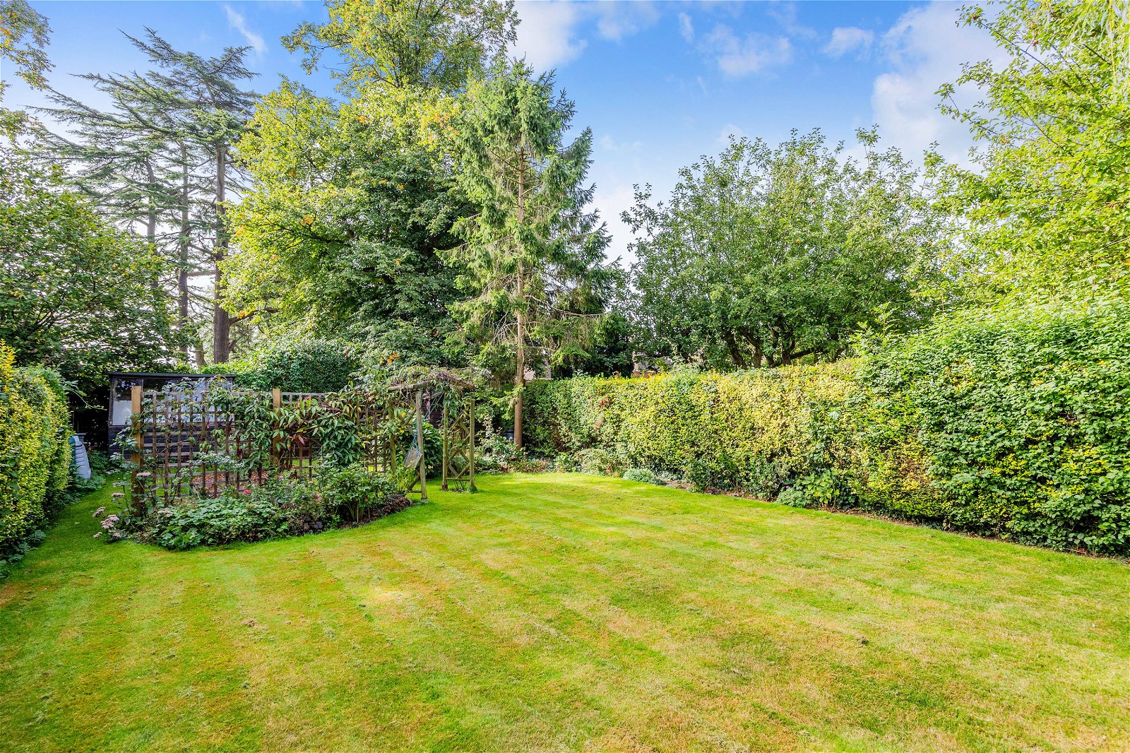 Broadhurst Gardens, Reigate Robert Leech