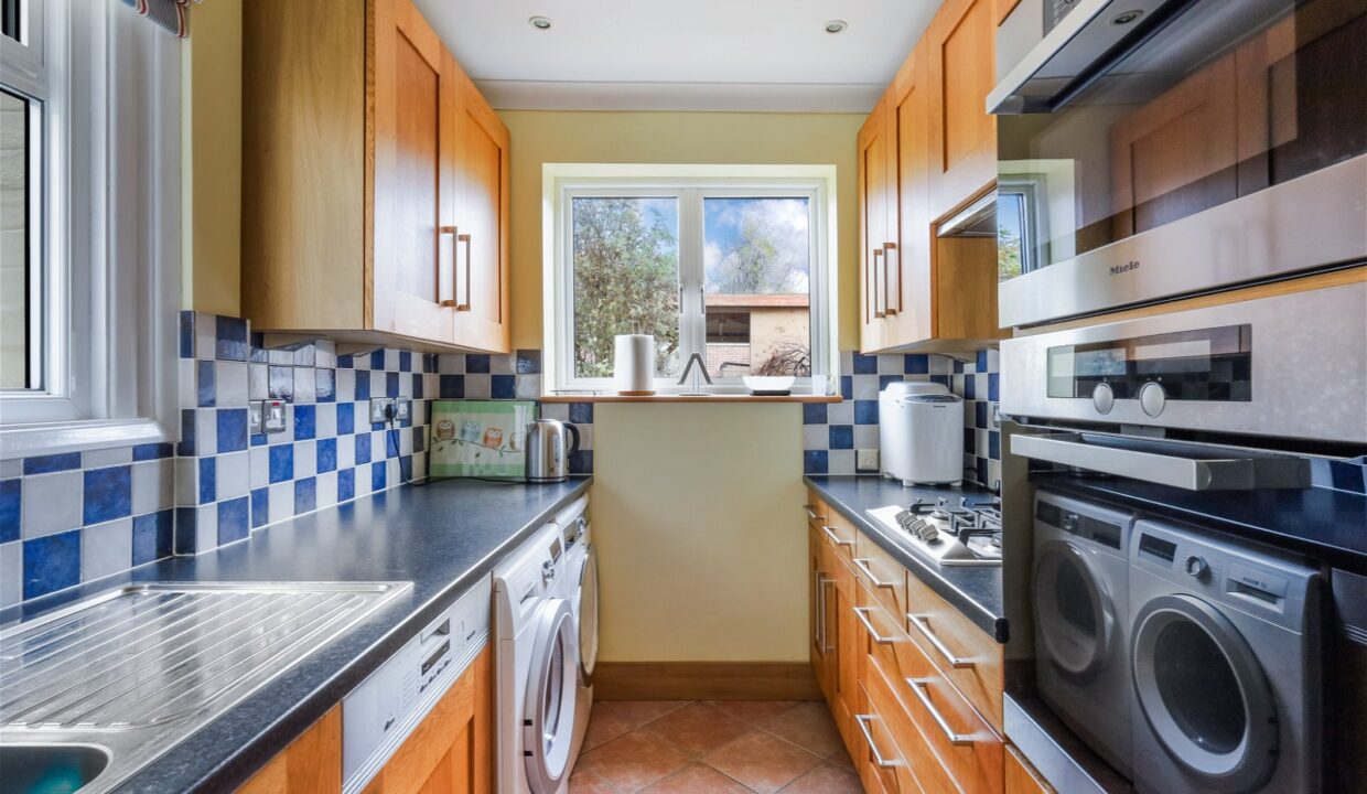 Reigate, Surrey, RH2 8JE Robert Leech