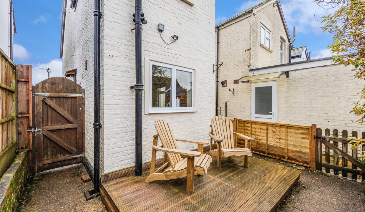 Reigate, Surrey, RH2 8JE Robert Leech