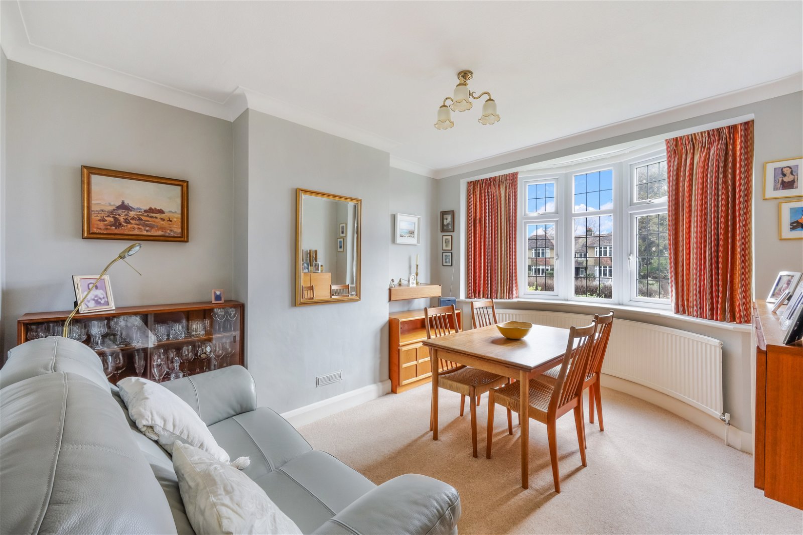 Broadhurst Gardens, Reigate, RH2 8AW Robert Leech