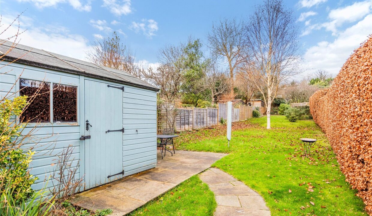 Broadhurst Gardens, Reigate, RH2 8AW Robert Leech