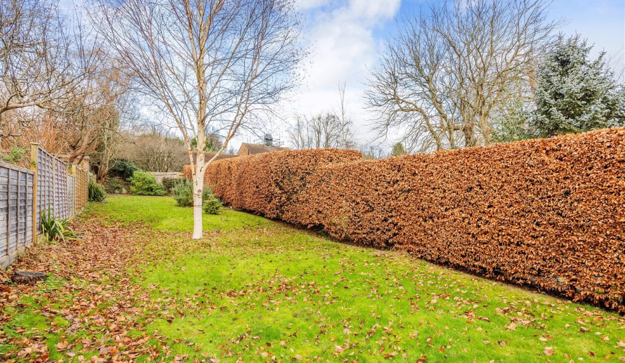 Broadhurst Gardens, Reigate, RH2 8AW Robert Leech