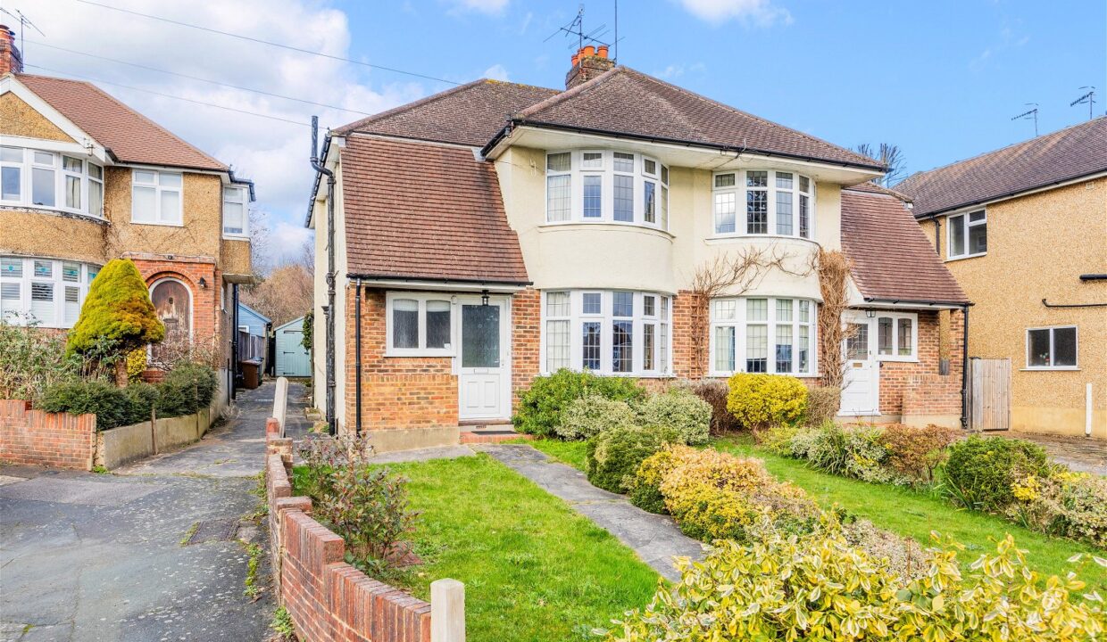 Broadhurst Gardens, Reigate, RH2 8AW Robert Leech