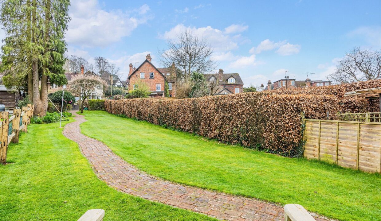 WESTERHAM-ROAD-1-13_1711529580372