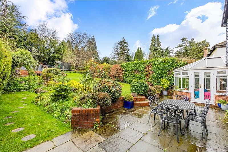 Harestone Valley Road, Caterham, CR3 Robert Leech