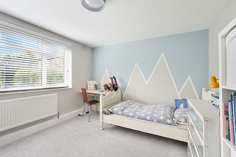 Stoneleigh Road, Oxted, RH8 Robert Leech