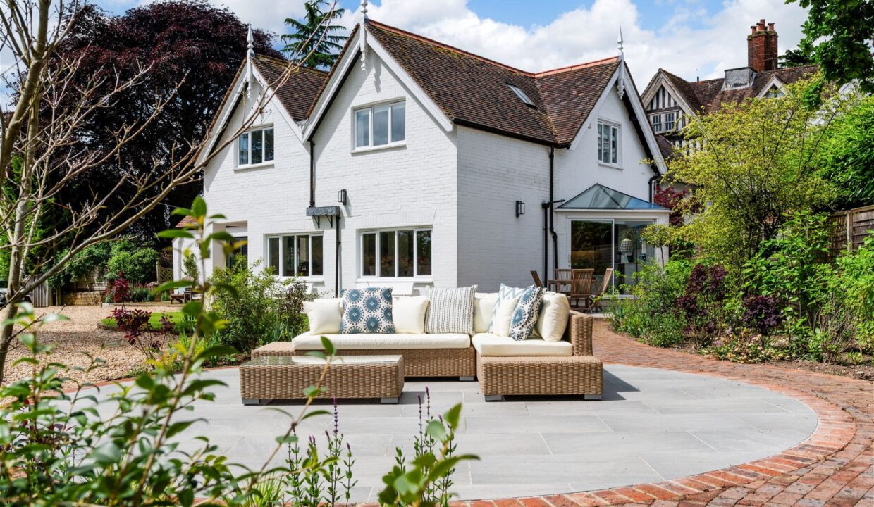 KINNERSLEY-MANOR-6-80_1716914296120