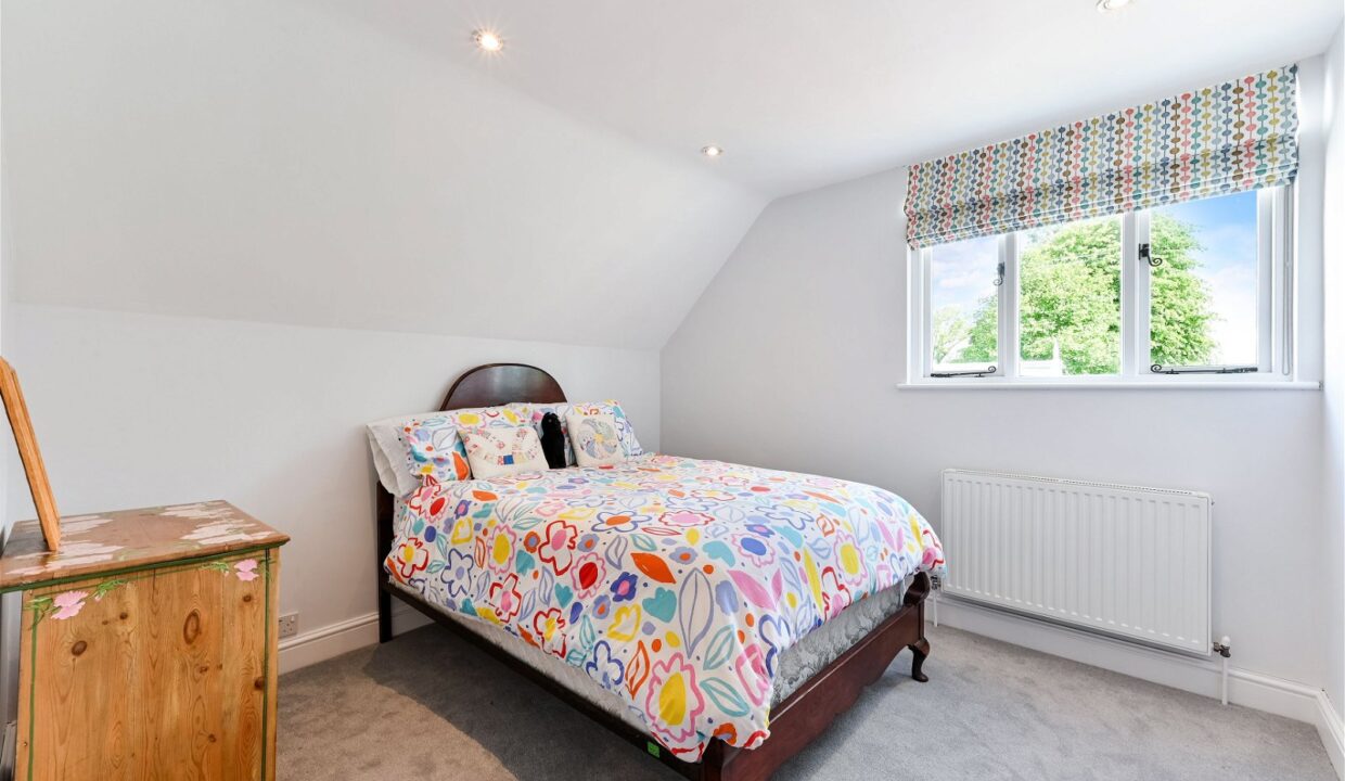 KINNERSLEY-MANOR-6-9_1716914242360