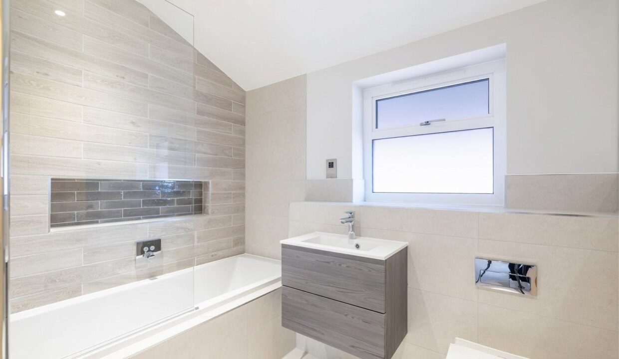 MCUZ7966-HDR_1719310898421