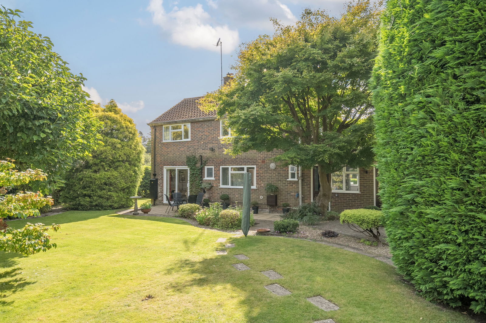 Newchapel Road, Lingfield, RH7 6BG Robert Leech