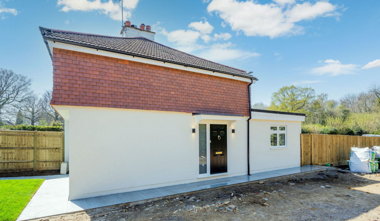 THE-WALDRONS-EXTERNALS-_8-FROM-8_-1_1744700550002