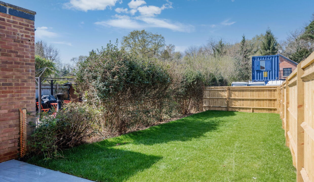 THE-WALDRONS-EXTERNALS-_8-FROM-8_-6_1744700603053