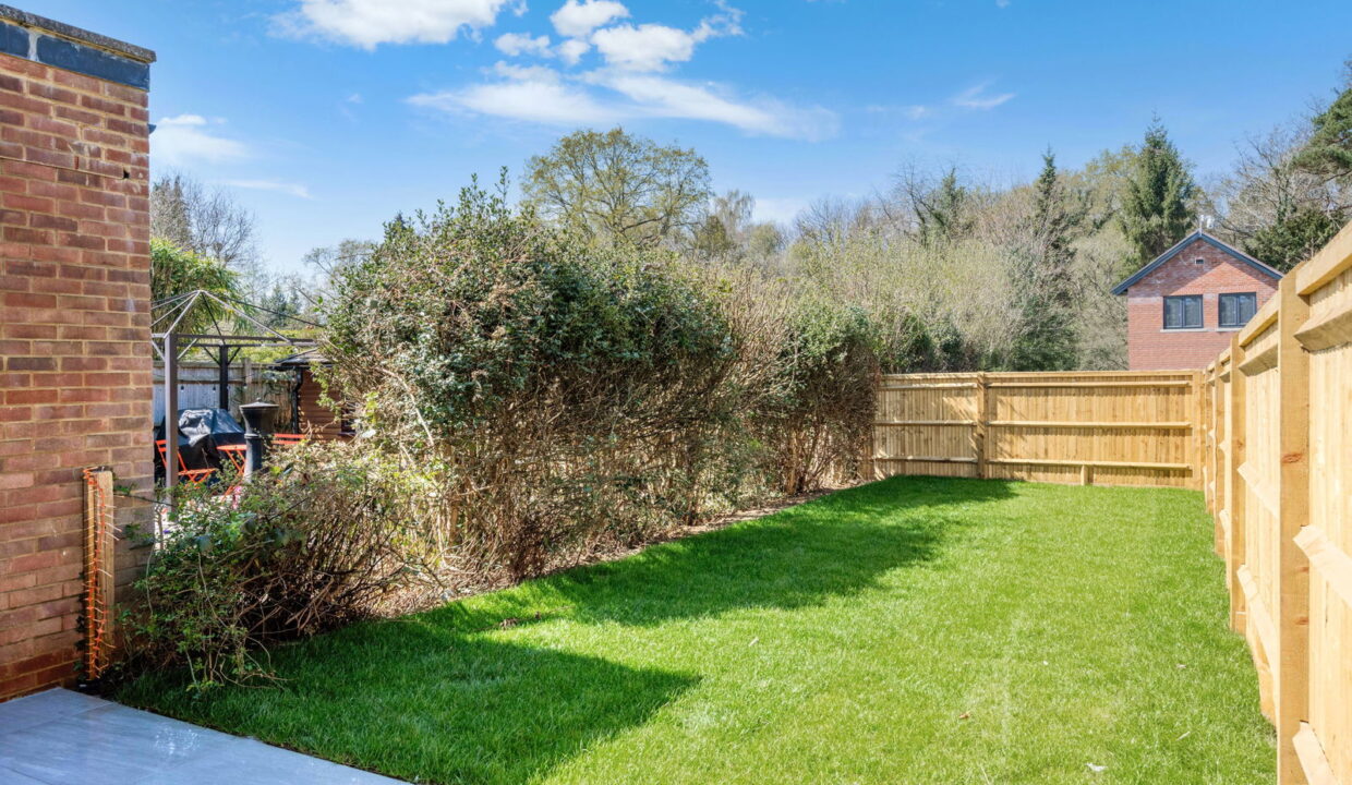 THE-WALDRONS-EXTERNALS-_8-FROM-8_-6dp_1744729449648