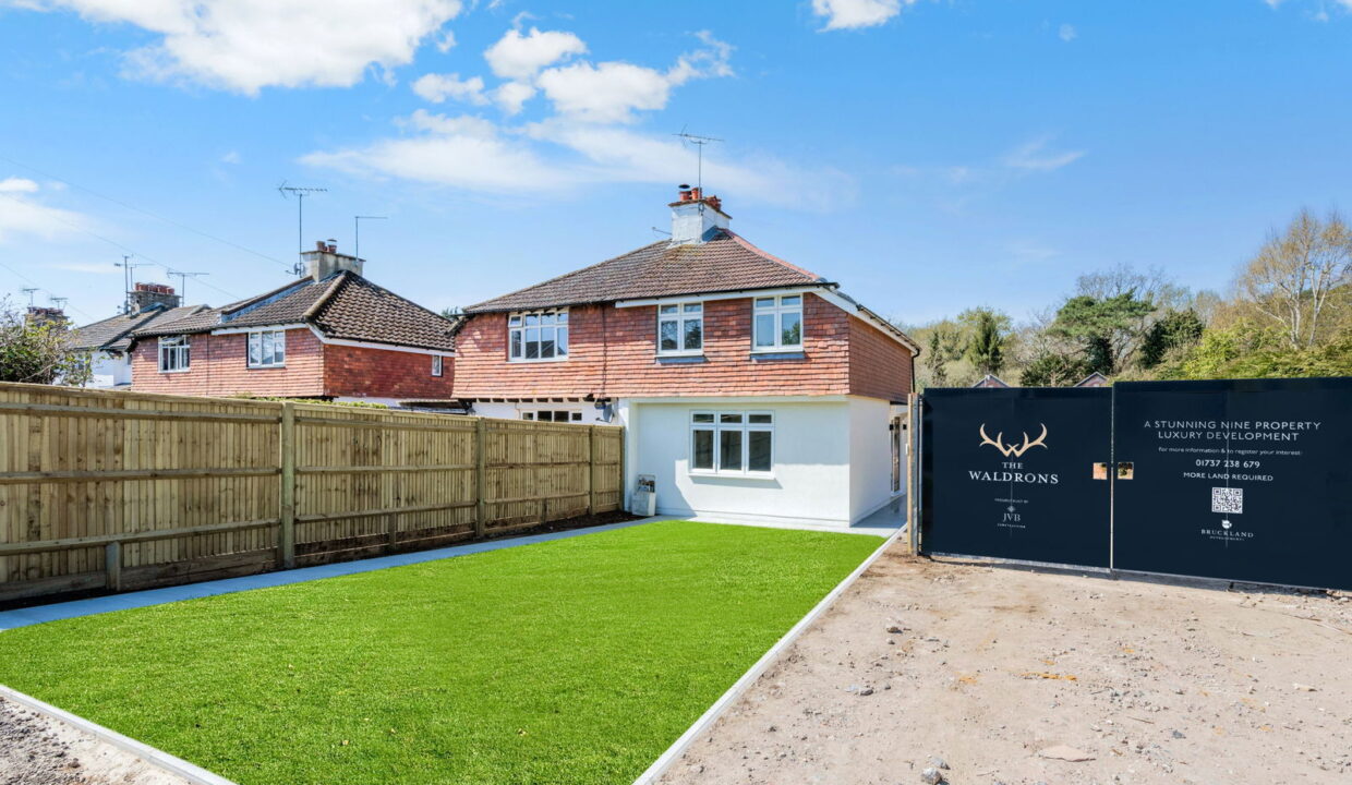 THE-WALDRONS-EXTERNALS-_8-FROM-8_-dp_1744729449646