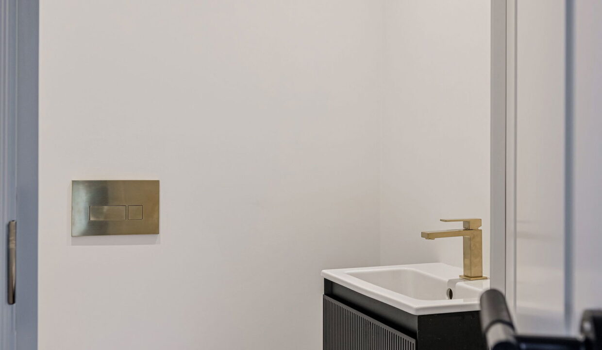 THE-WALDRONS-_7__1737740296405