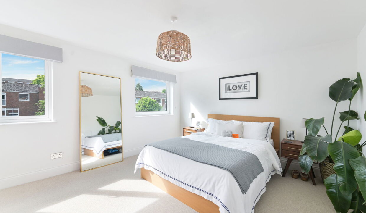 HARRISON-CLOSE_57-_1__1750238579156