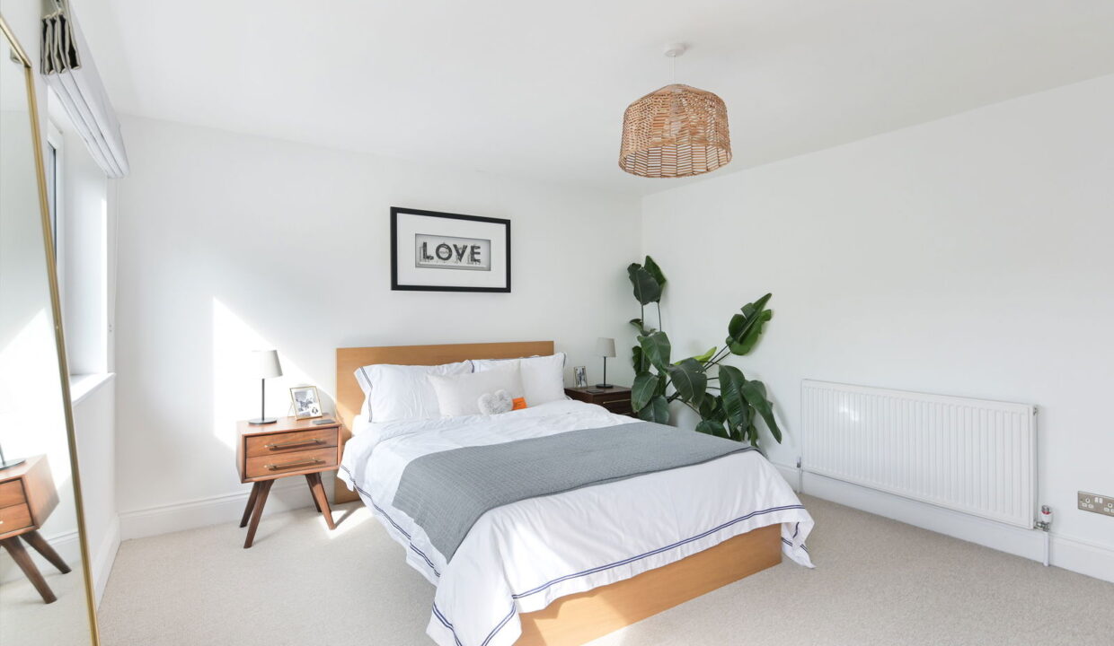 HARRISON-CLOSE_57-_2__1750238579157