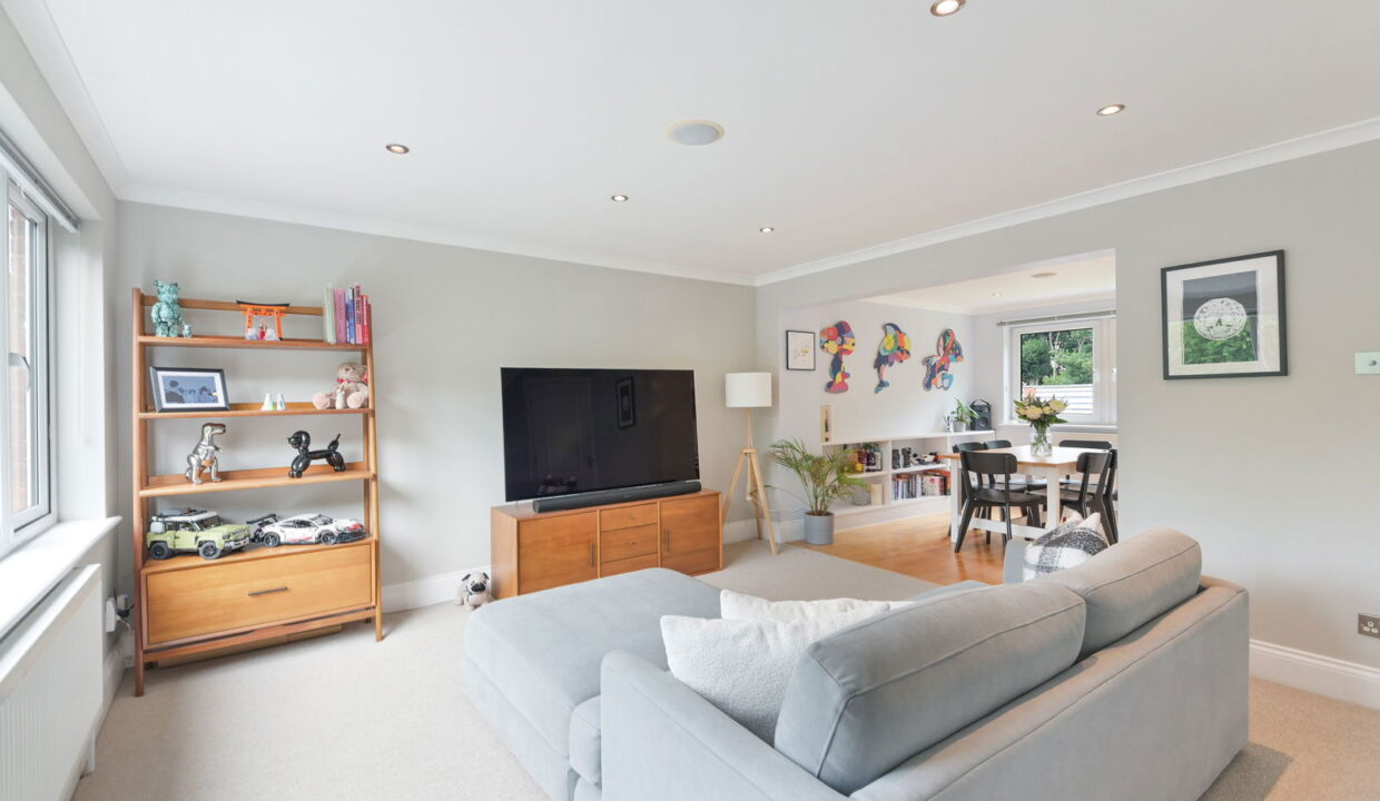 HARRISON-CLOSE_57-_5__1750238605323