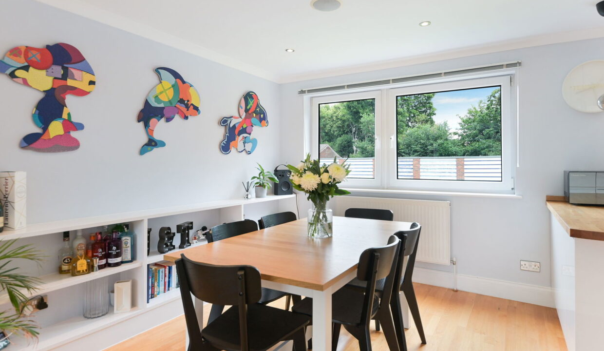 HARRISON-CLOSE_57-_8__1750238641036