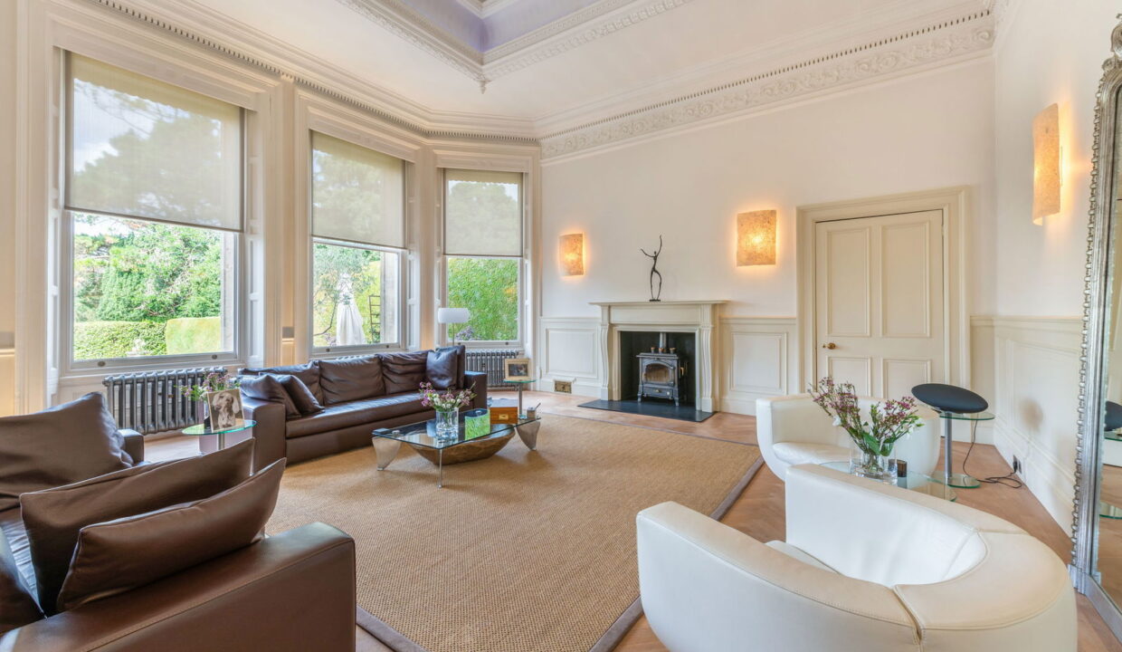 1-Shabden-Park-304440-_1__1752069877518