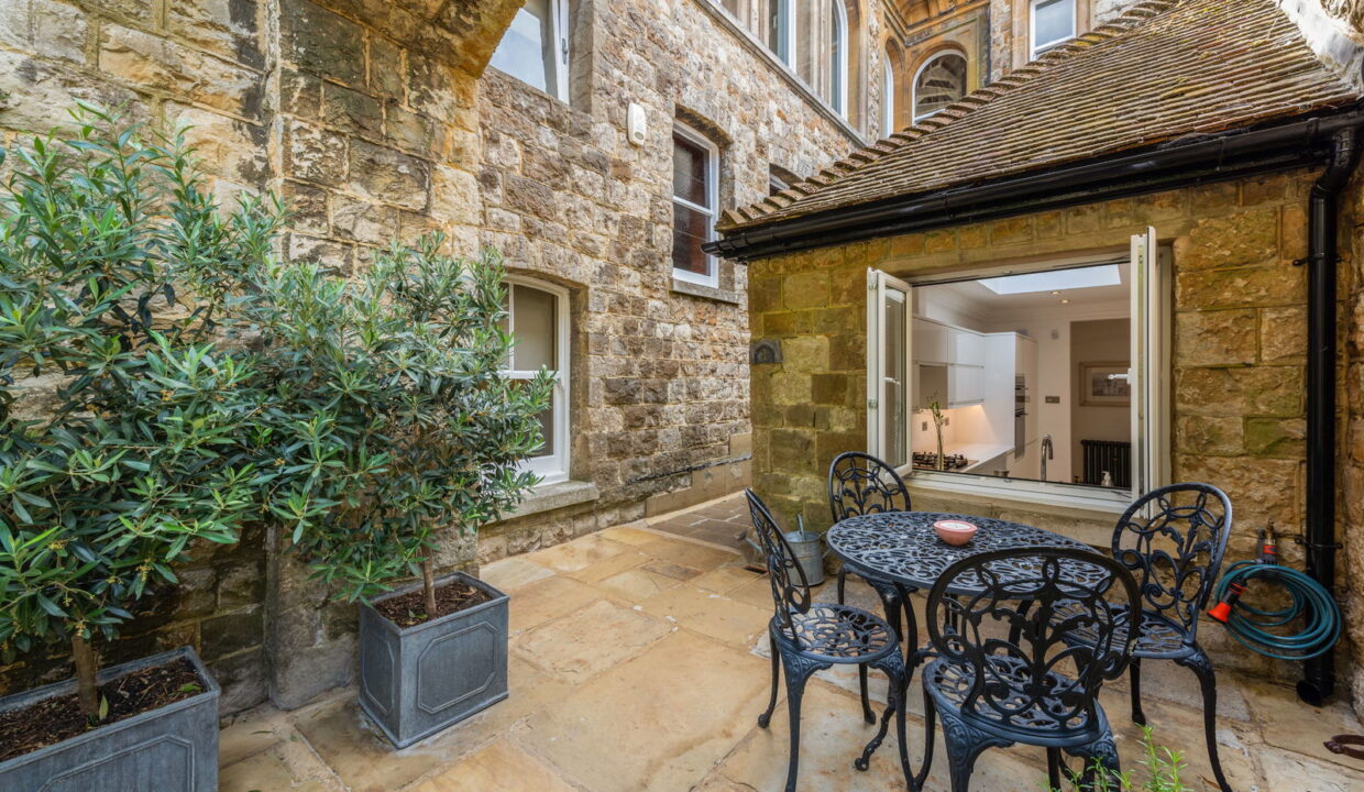 1-Shabden-Park-304440-_42__1752070012799