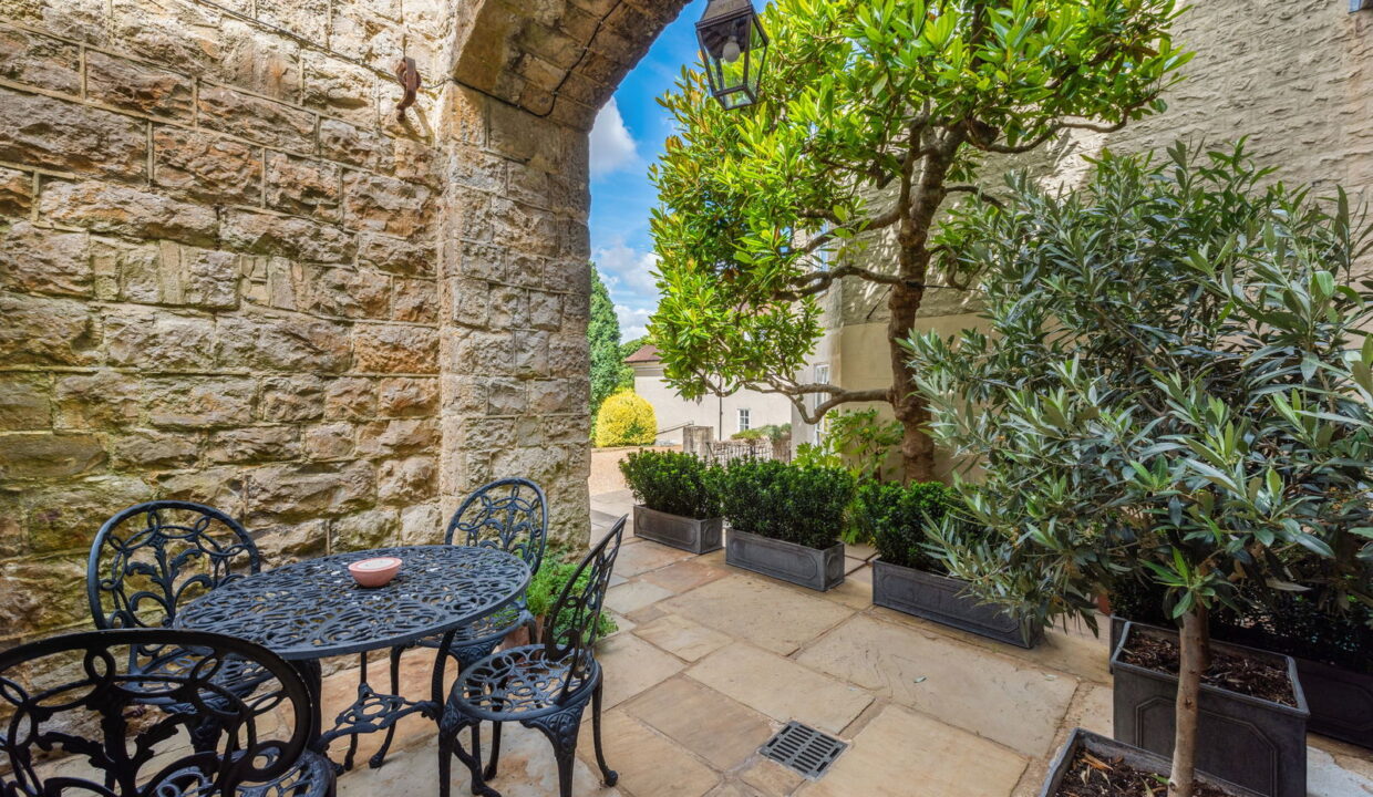 1-Shabden-Park-304440-_43__1752070012800