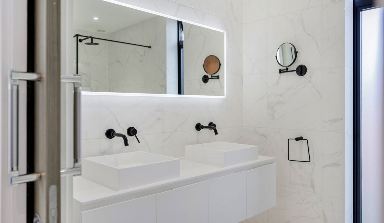 1_-THE-WALDRONS-_31-FROM-49_-13_1755274307486