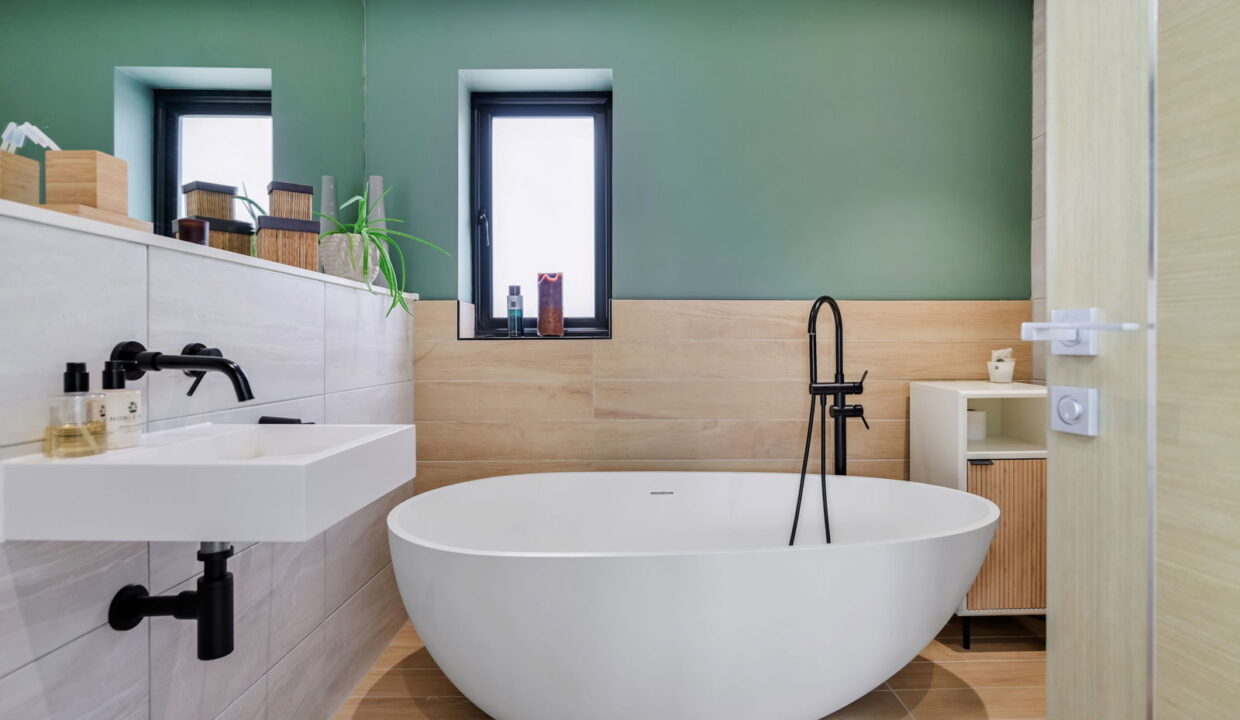 1_-THE-WALDRONS-_31-FROM-49_-17_1755274307487