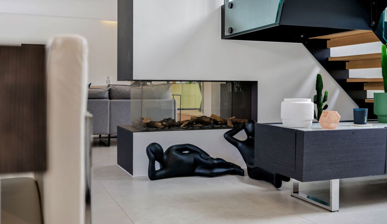 1_-THE-WALDRONS-_31-FROM-49_-40_1755274307497