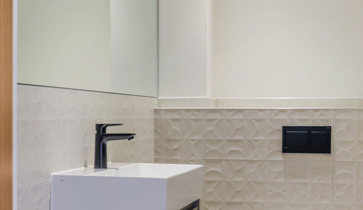 COACH-HOUSE-EAST-_13__1697633113275