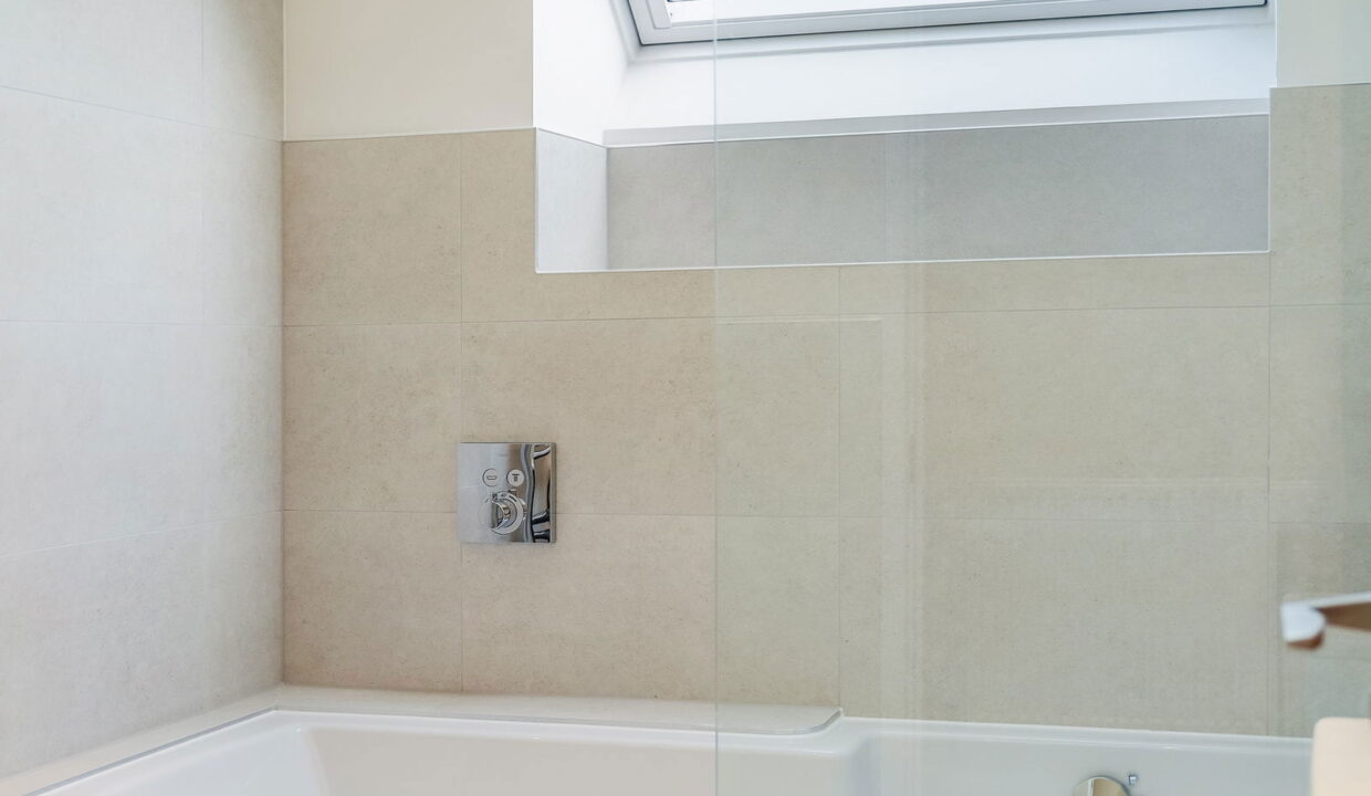 COACH-HOUSE-EAST-_8__1697633113272