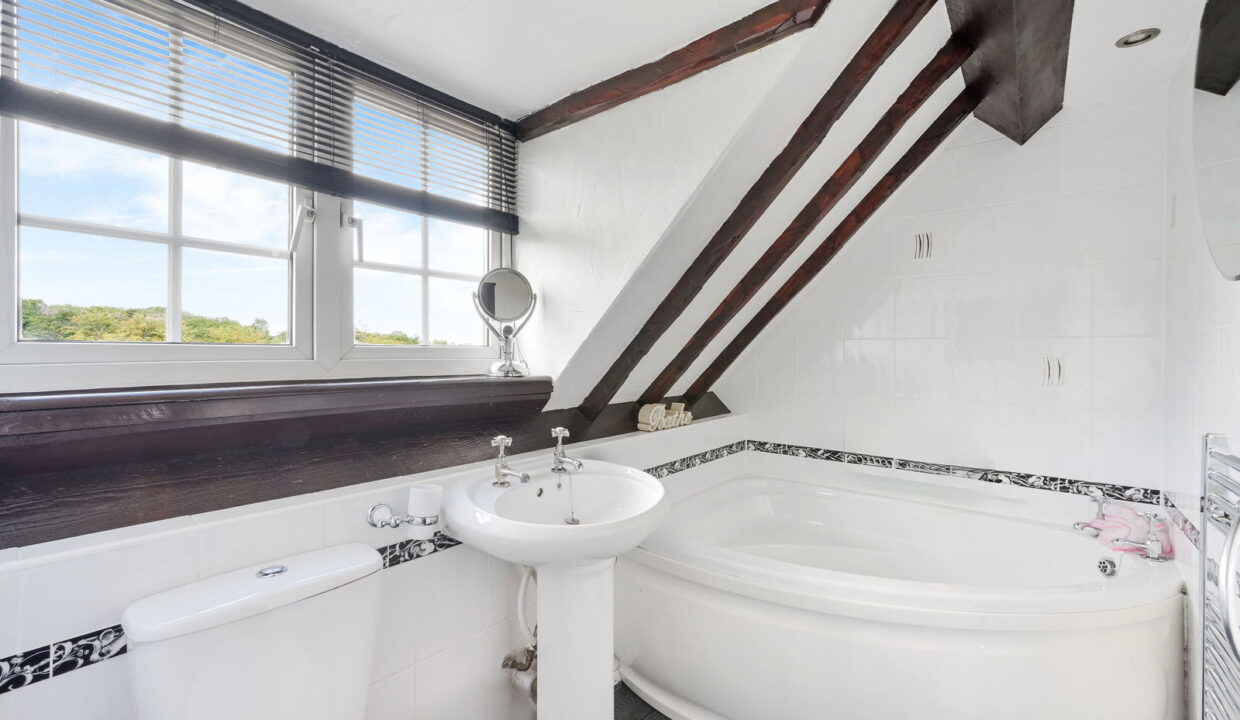 EAT-FORT-COTTAGE-_13__1754487858762