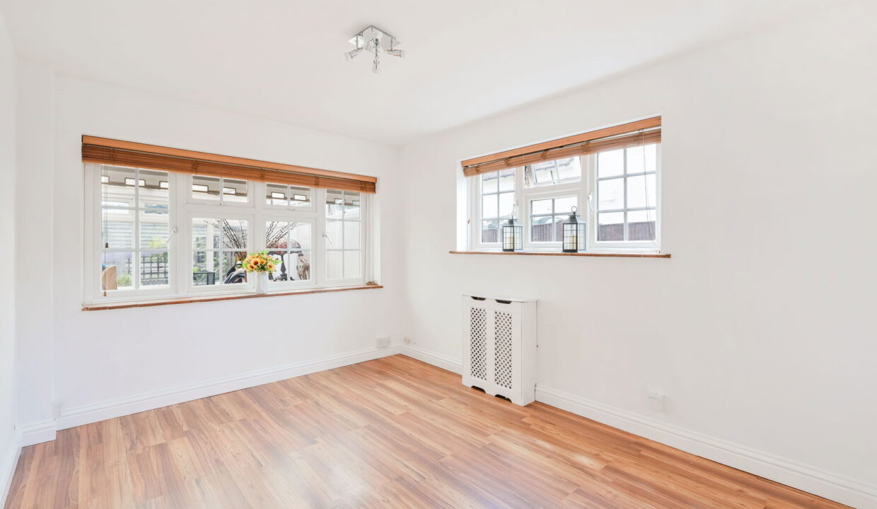 EAT-FORT-COTTAGE-_22__1754487904459