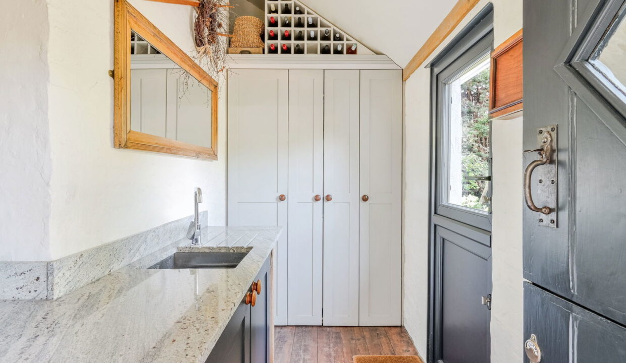 END-HOUSE-_11__1754909967837