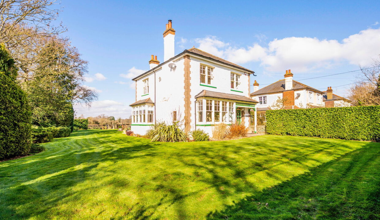 end-house-external-_1755078031521