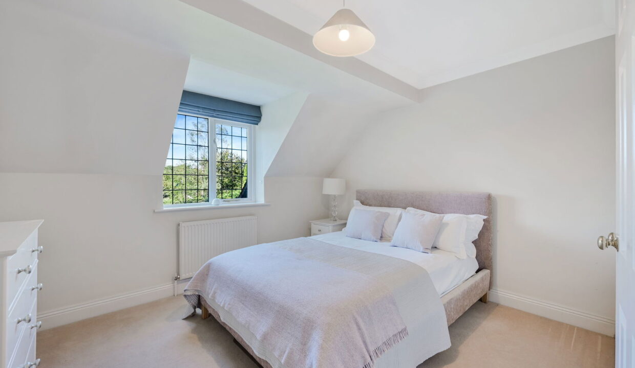 APPLEWOOD-_17__1758116283369