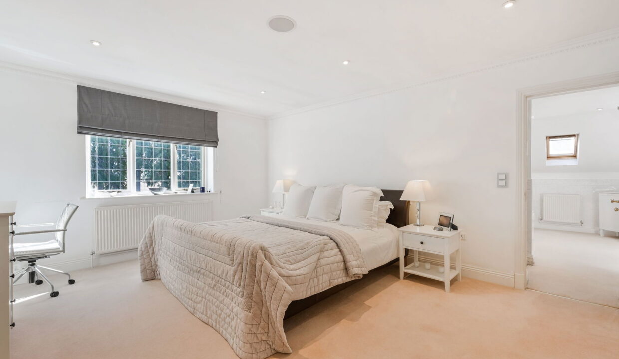 APPLEWOOD-_19__1758116283370