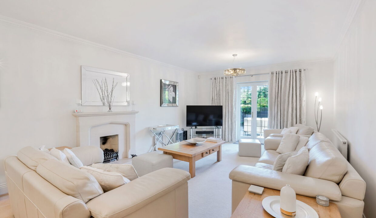 APPLEWOOD-_8__1758116221069