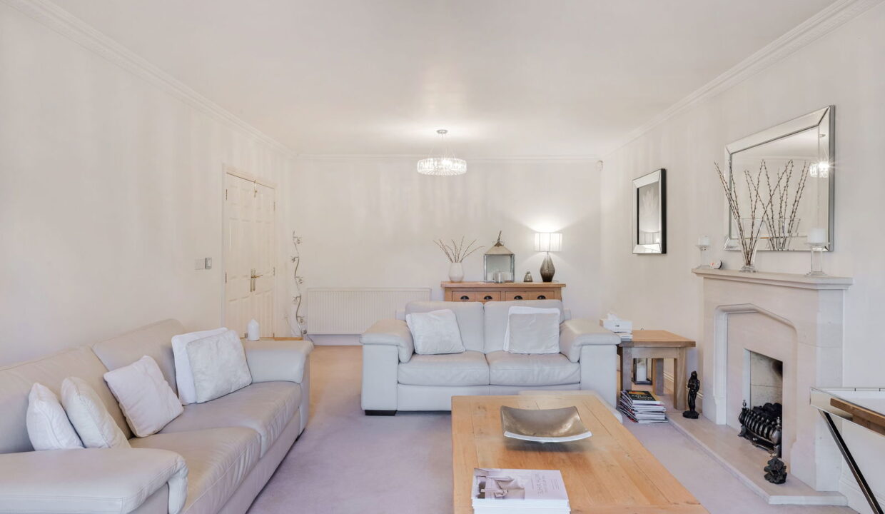 APPLEWOOD-_9__1758116221070