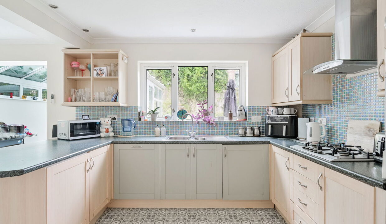 ASH-CLOSE_-25-_13__1756908454156