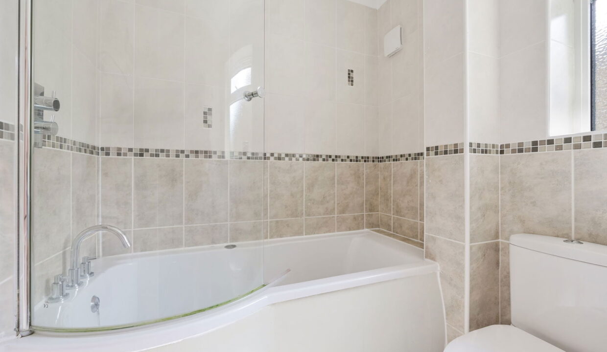 ASH-CLOSE_-25-_18__1756908454160