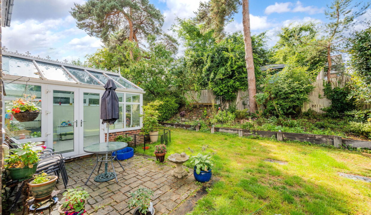 ASH-CLOSE_-25-_1__1756908433778