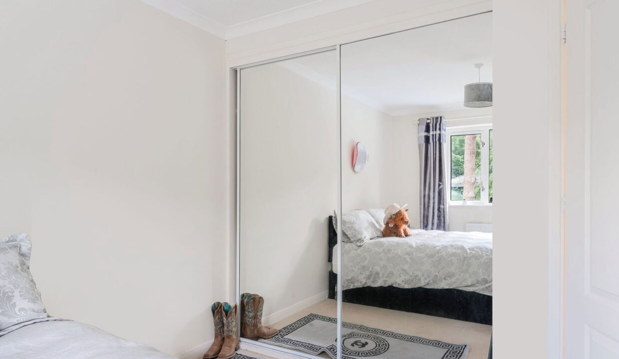 ASH-CLOSE_-25-_21__1756908464542