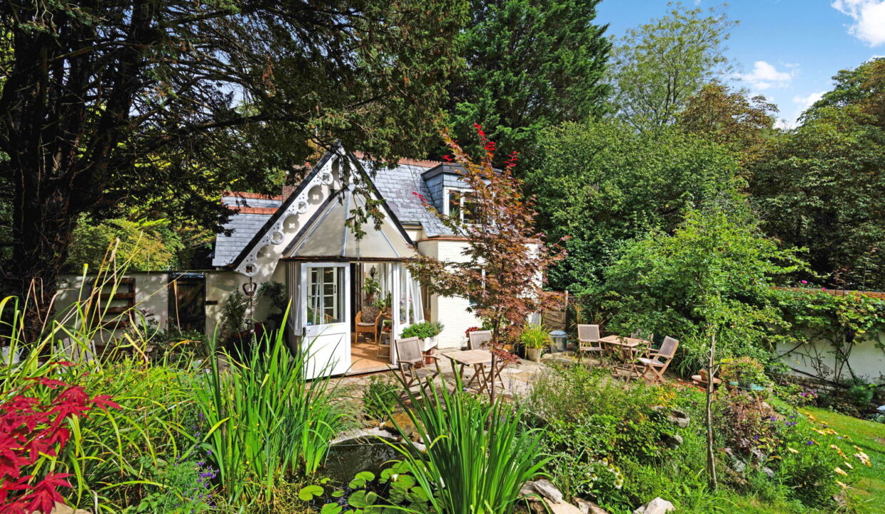 BARNFIELD-LODGE-13_1757074577393