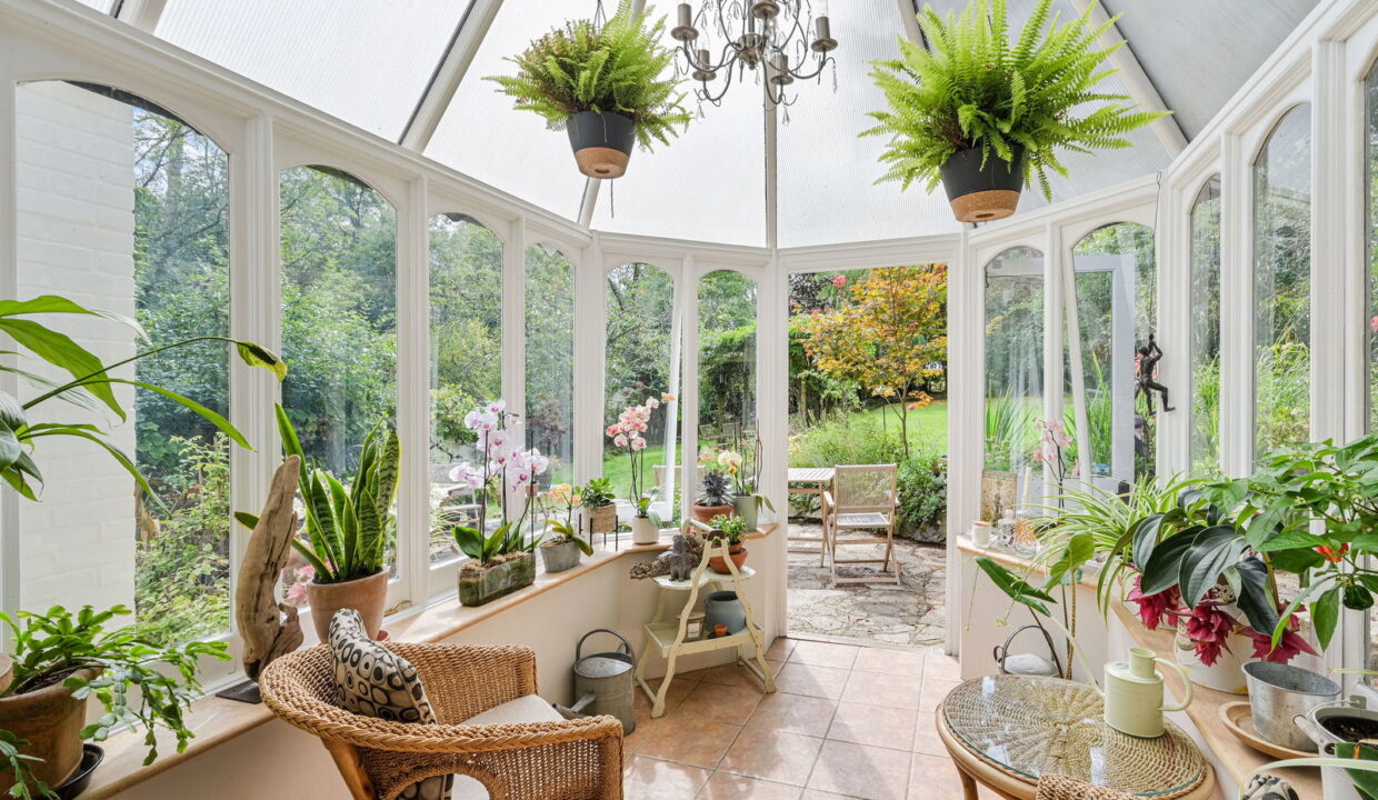 BARNFIELD-LODGE-_12__1756749717237