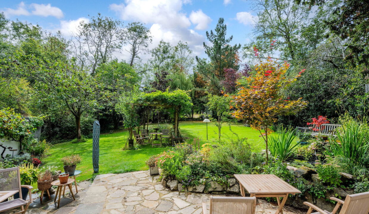 BARNFIELD-LODGE-_1__1756749717221