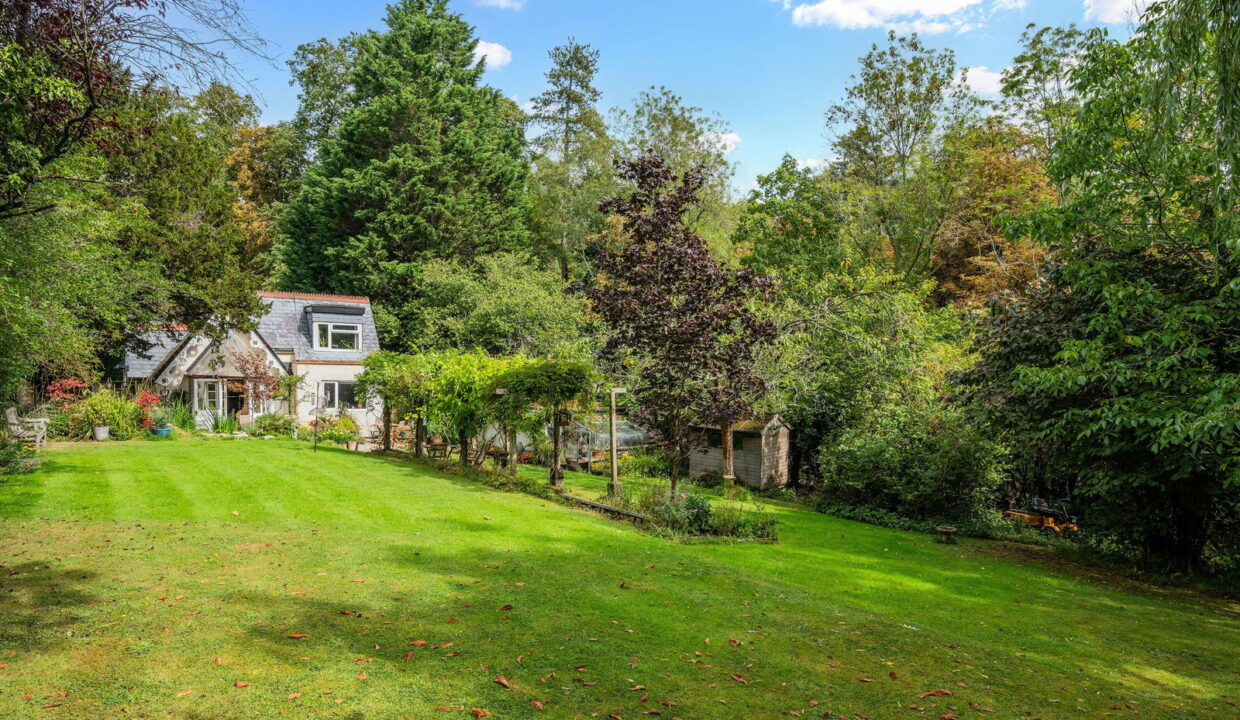 BARNFIELD-LODGE-_2__1756749717224