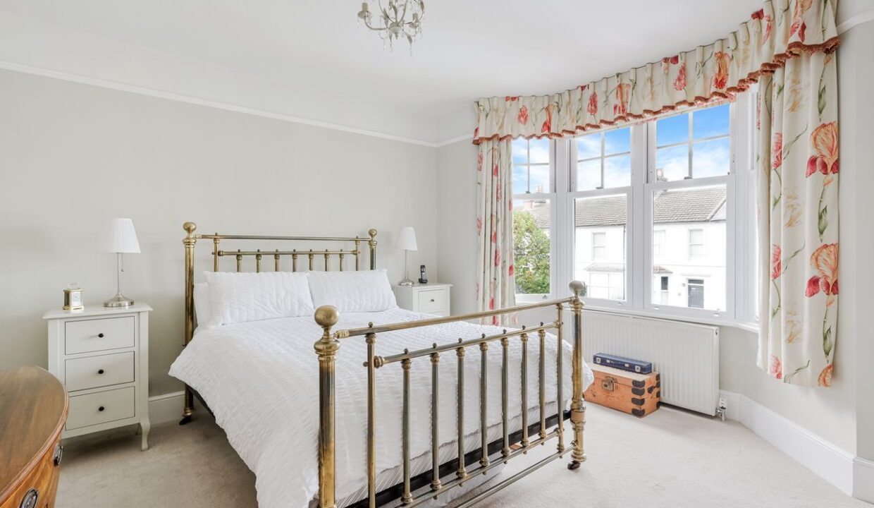 Bedroom-no-scaffolding-photo_1756976724755